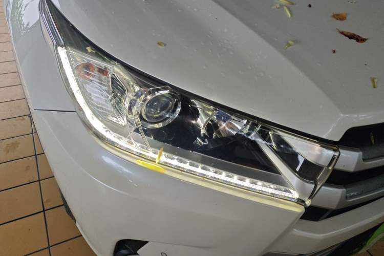 Used Toyota Highlander 2018 2.0T Four-Wheel Drive Luxury Edition 7 Seats China V Emission Standard