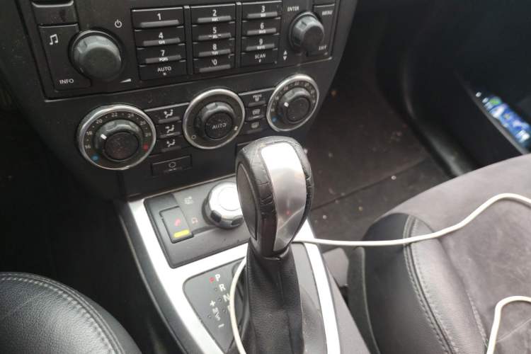 Used Land Rover Freelander 2 2011 2.2T SD4 SE Diesel Edition Gear Lever