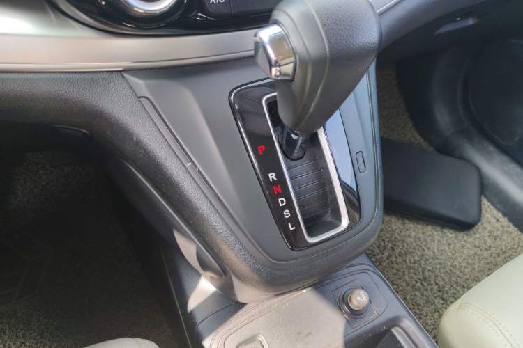 Used Honda CR-V 2016 2.0L two-wheel drive Urban Edition Gear Lever