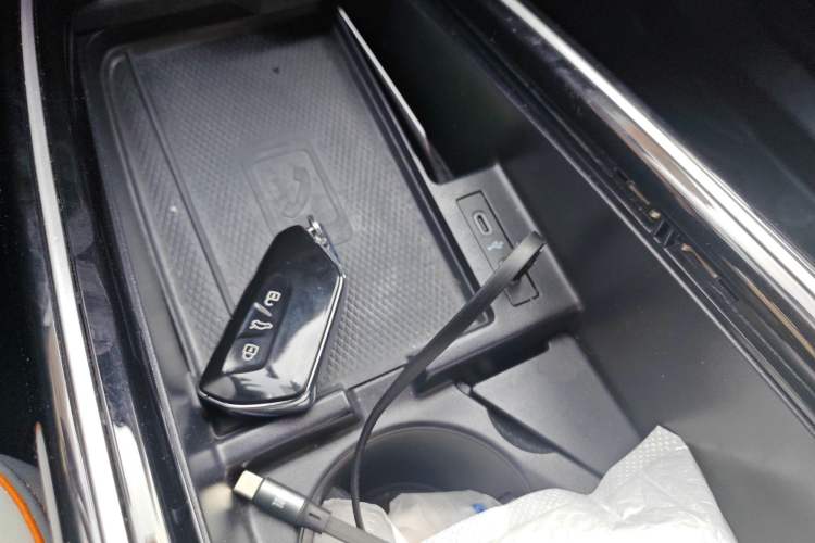 Used Volkswagen ID.6 CROZZ 2021 Long-Range PRO Edition Vehicle Key