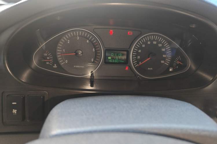 Used JAC Refine 2012 1.9T Shuttle Diesel Comfort Version HFC4DB1-2C