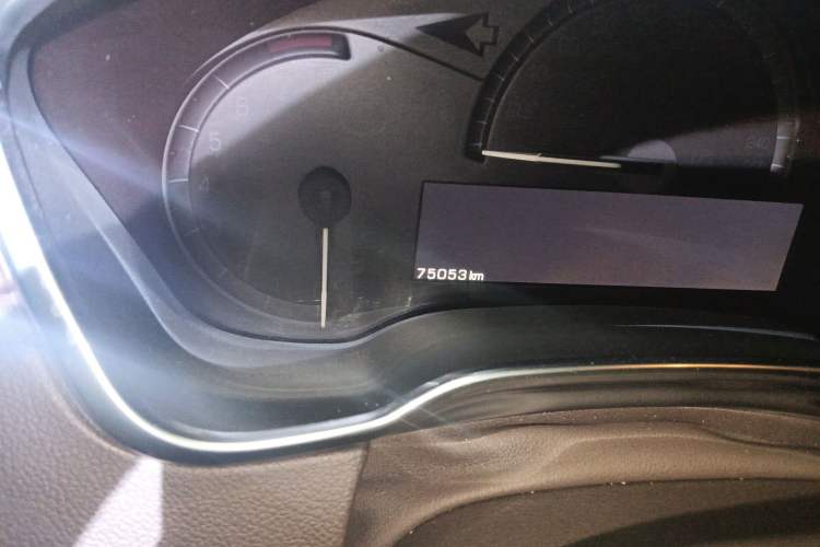 Used Cadillac SRX 2014 3.0L Leading Model Odometer Close Up