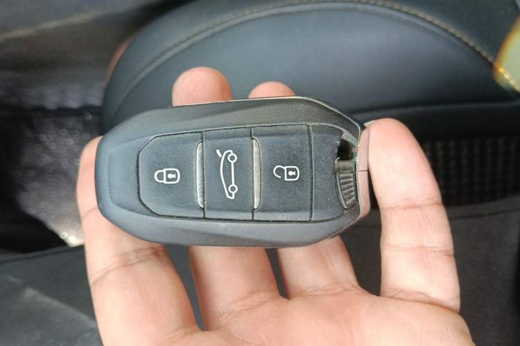 Used Peugeot 5008 2017 380THP 7-Seater Elite Edition