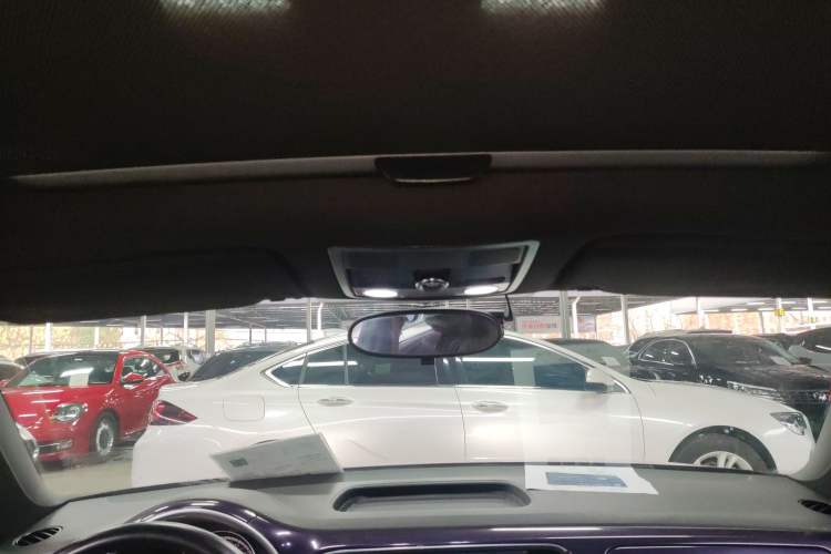 Used Volkswagen Beetle 2015 180TSI model
