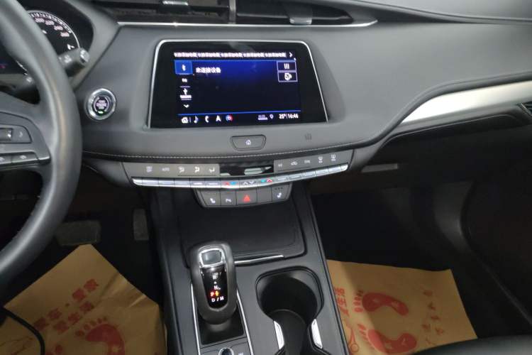 Used Cadillac XT4 2018 28T Two-Wheel Drive Leading Version Audio And AC Panel