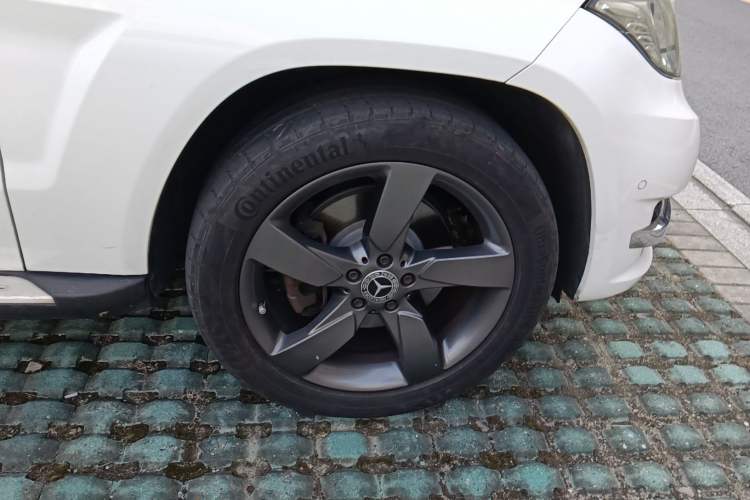 Used Mercedes-Benz GLK-Class 2013 GLK 300 4MATIC Dynamic Sunroof Model
