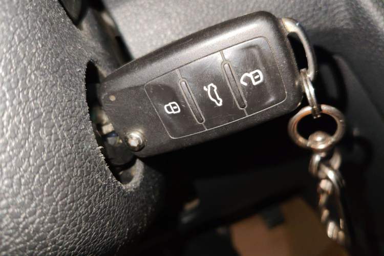 Used Volkswagen Bora 2016 1.6L Manual Fashion Edition
