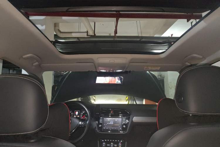 Used Volkswagen Tiguan L 2018 330TSI Automatic Two-Wheel Drive Luxury Edition