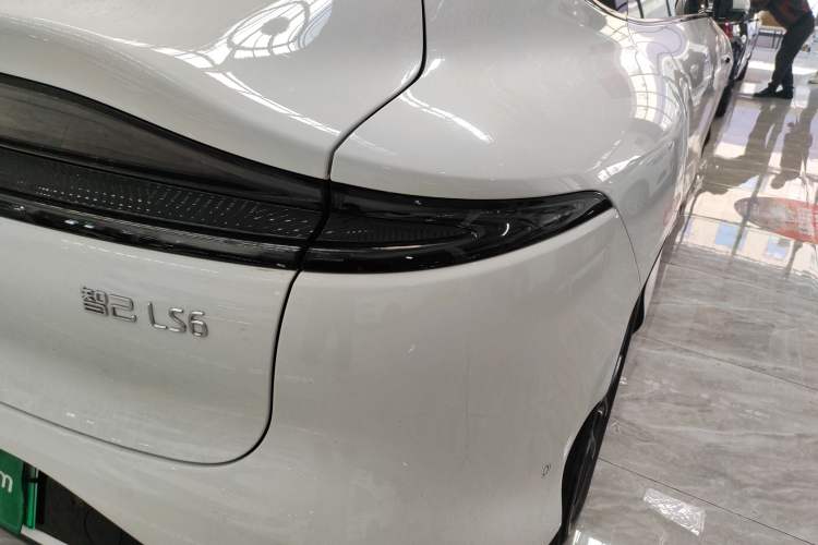 Used IM LS6 2025 Lingxi Intelligent Driving Edition Right Rear Taillight
