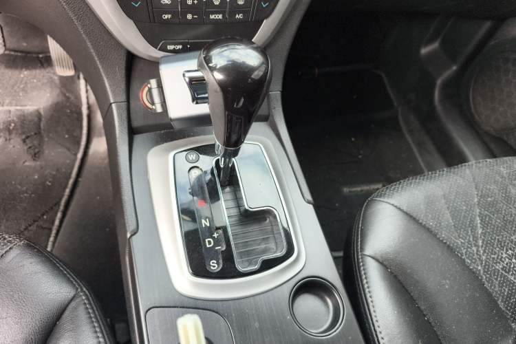 Used GAC Trumpchi GS5 Super 2015 2.0L Automatic Two-Wheel Drive Comfort Edition Gear Lever