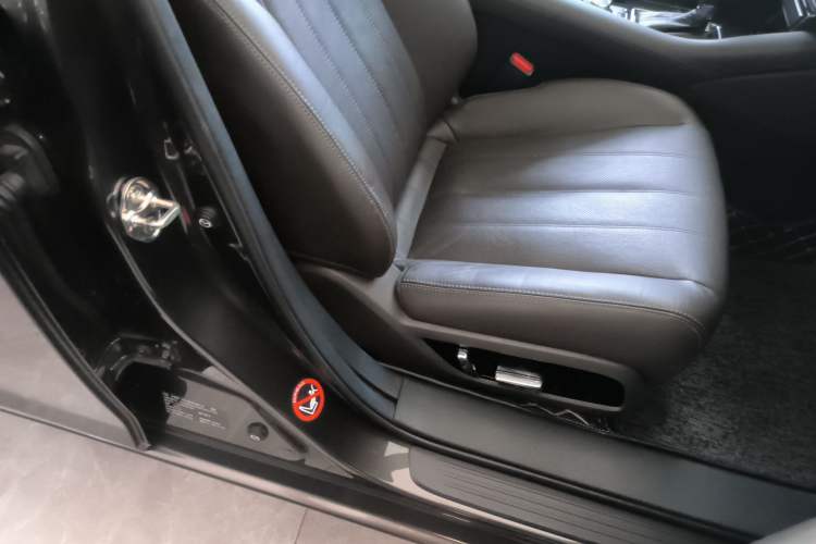 Used Mazda Atenza 2020 2.5L Sky Blue Prestige Edition Right Front Seat