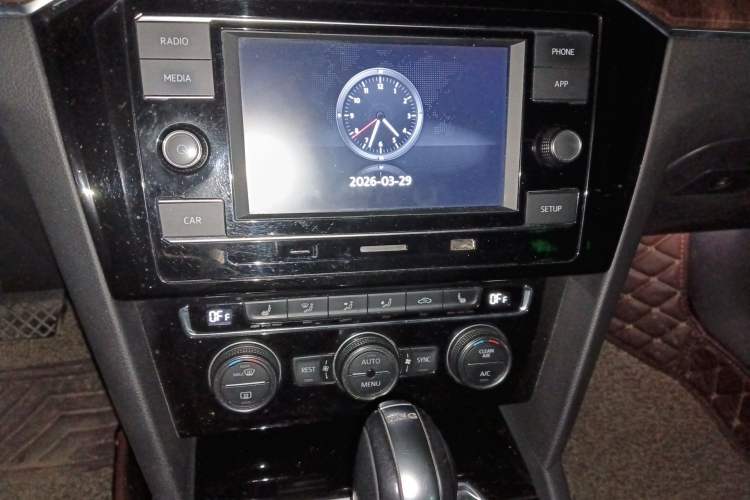 Used Volkswagen Magotan 2018 330TSI DSG Luxury Model Audio And AC Panel