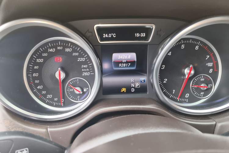 Used Mercedes-Benz GLE 2017 GLE 320 4MATIC Dynamic Model Odometer Close Up