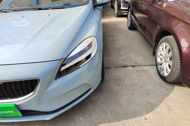 Used Volvo V40 2017 T3 Zhiyi Edition