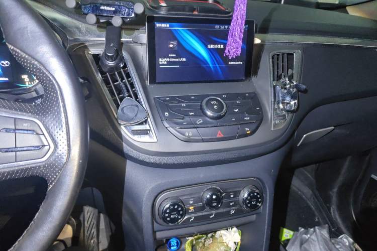 Used Soueast DX7 2015 1.5T Manual Luxury Model