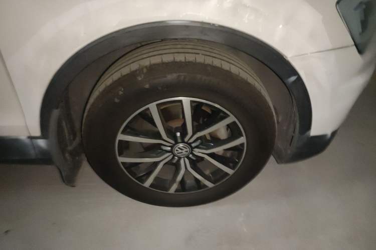 Used Volkswagen Tiguan L 2017 330TSI Automatic Two-Wheel Drive Comfort Edition Right Front Wheel Hub