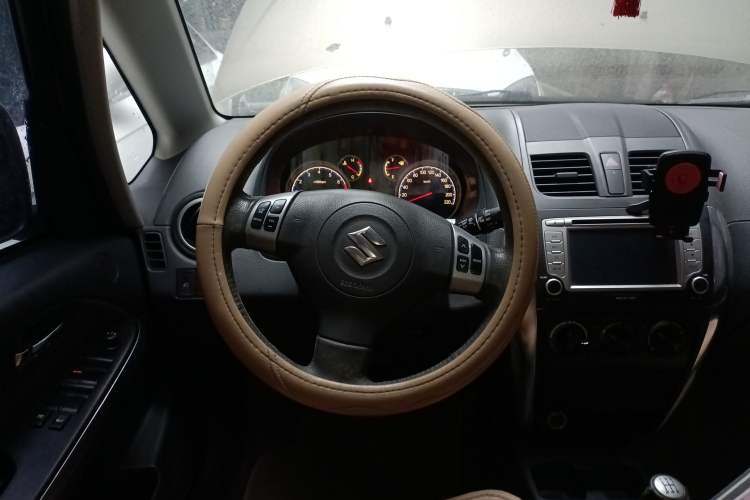 Used Suzuki SX4 2012 1.6L Manual Ruiqi Model