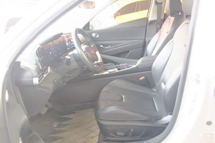 Used Hyundai Elantra 2022 1.5L CVT LUX Prestige Edition Left Front Seat
