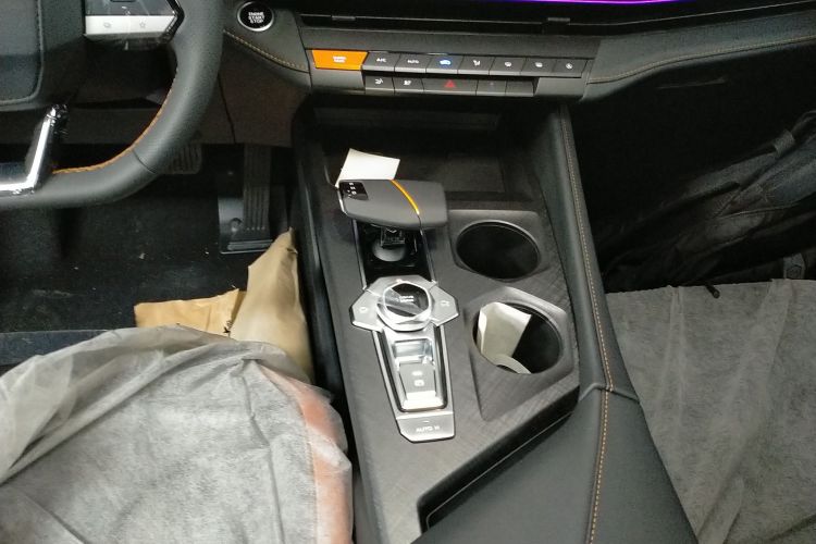 Used CHANGAN UNI-V 2024 1.5T High-Energy Version
