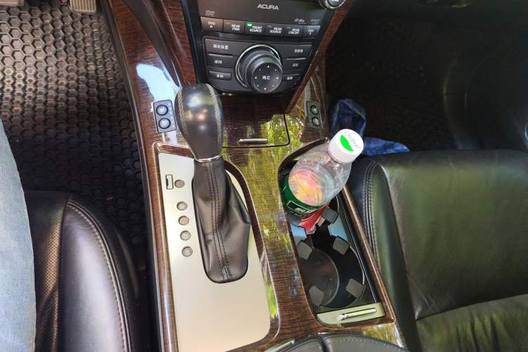 Used Acura MDX 2010 3.7 Comfort Edition Gear Lever