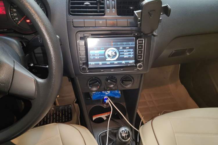 Used Volkswagen Polo 2011 1.4L Manual ZhiLe Edition
