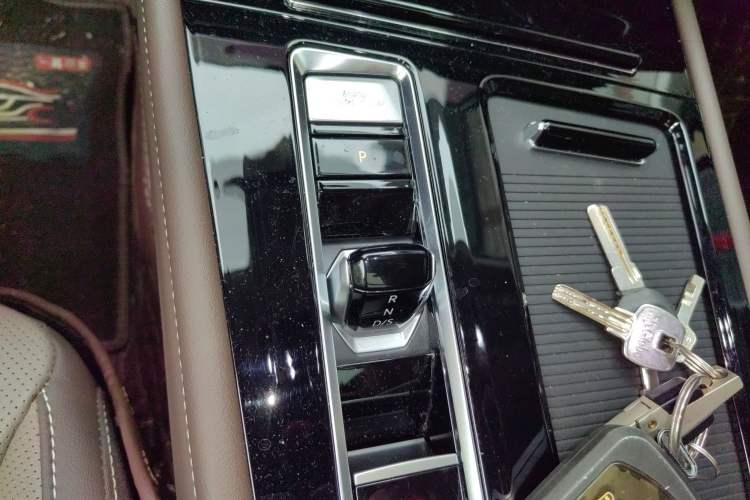 Used Volkswagen Viloran 2022 380TSI Luxury Edition
