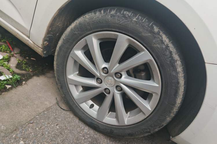 Used Buick Verano 2017 Sedan 15S Automatic Entry Model Right Front Wheel Hub