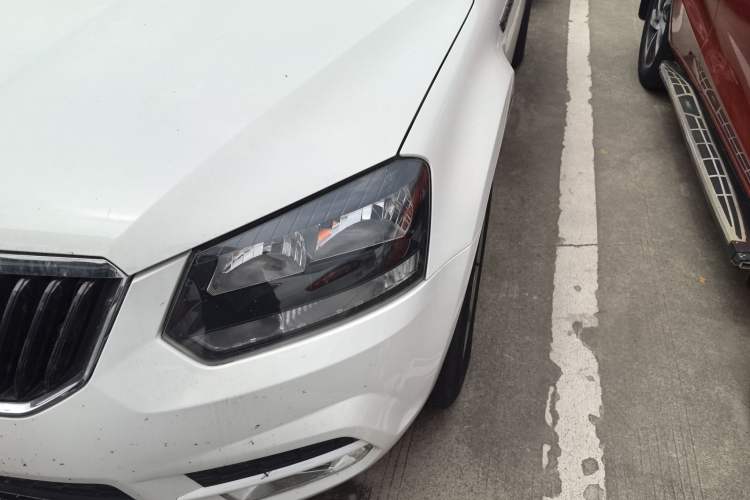 Used Skoda Yeti 2017 TSI280 DSG Car Enjoy Brothers Edition Left Front Headlight