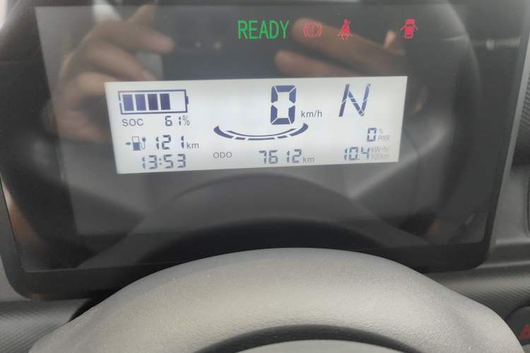 Used Wuling Zhiguang New Energy 2025 Comfort Model Odometer Close Up