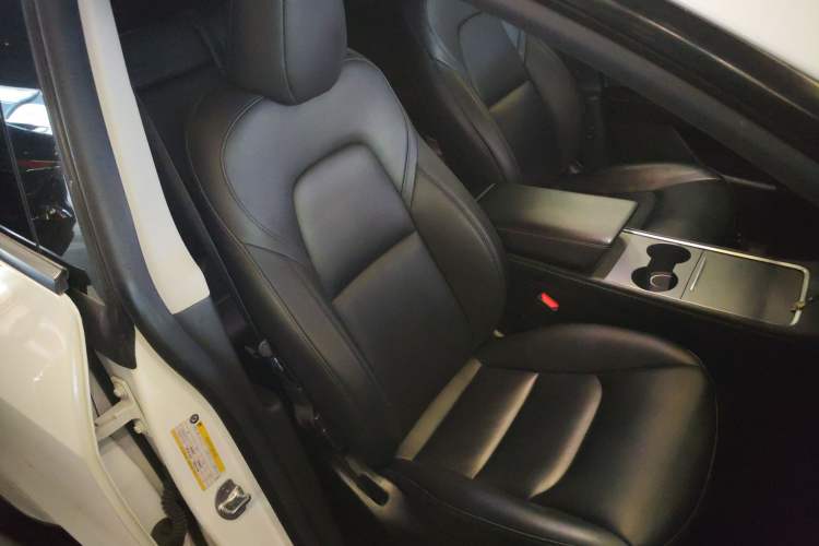 Used Tesla Model Y 2022 Rear-Wheel-Drive Version
