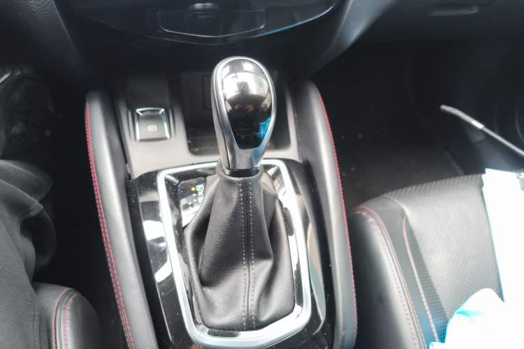 Used Nissan Qashqai 2021 2.0L CVT Luxury Navigation Edition Gear Lever