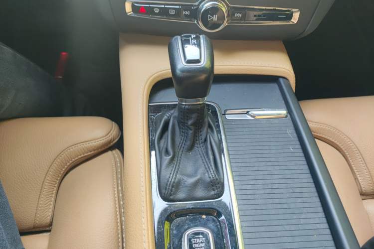 Used Volvo V90 2017 Cross Country T5 AWD Smart Range Edition