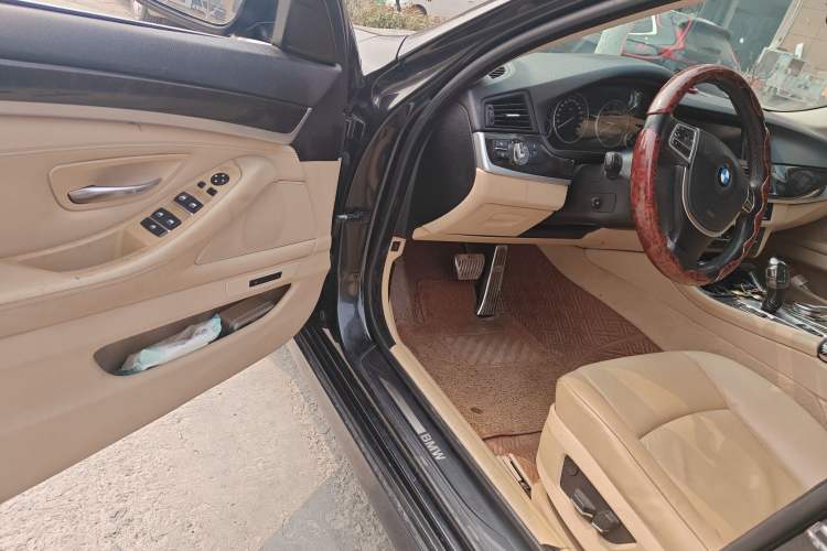 Used BMW 5 Series 2013 525Li Luxury Model