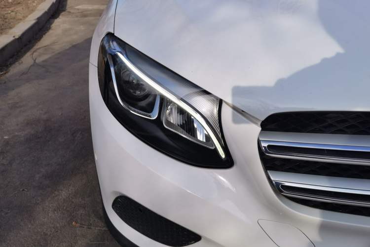 Used Mercedes-Benz GLC 2016 GLC 260 4MATIC Luxury Model