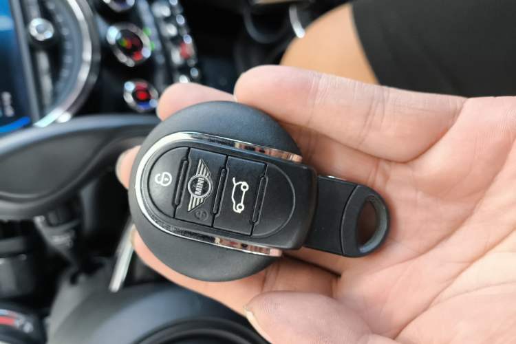 Used MINI MINI 2019 1.5T COOPER CABRIO Artist
