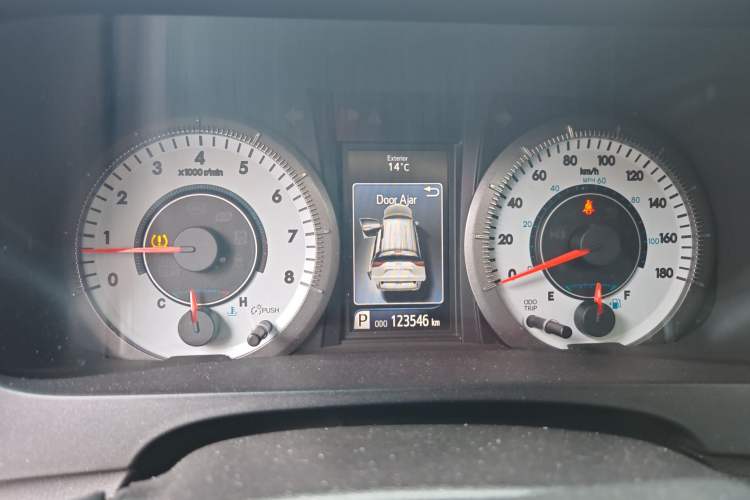 Used Toyota SIENNA 2015 3.5L Two-Wheel Drive LE Instrument Cluster