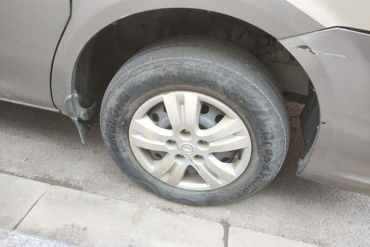 Used FORTHING Lingzhi 2017 Restyled M3L 1.6L 7-Seater Comfort Version