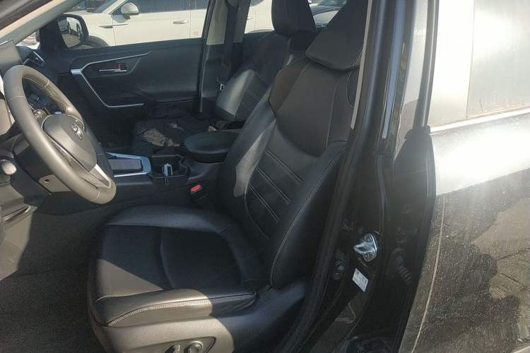 Used Toyota RAV4 2022 2.0L CVT Two-Wheel Drive Fashion Plus Edition
