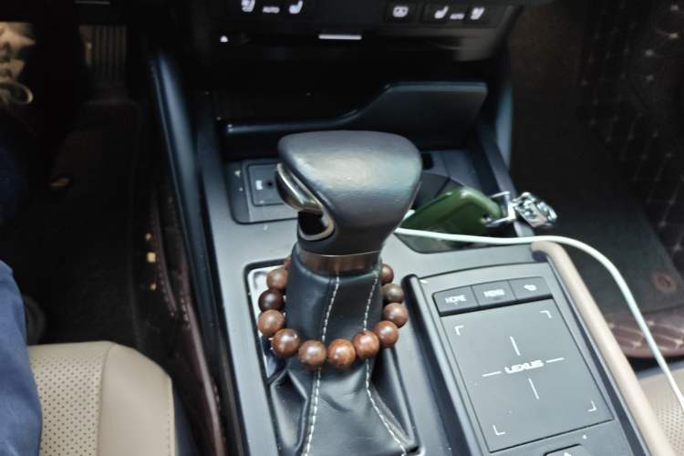 Used Lexus ES 2018 200 Luxury Edition China V Standard Gear Lever