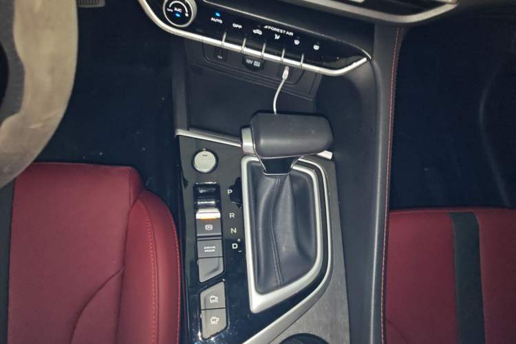 Used CHANGAN Eado 2021 PLUS Blue Whale NE 1.4T GDI DCT Flagship Model Gear Lever