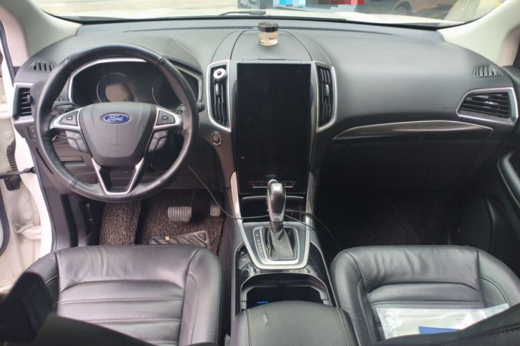 Used Ford Edge 2015 2.0T GTDi Two-Wheel-Drive High-Line Version Interior 2