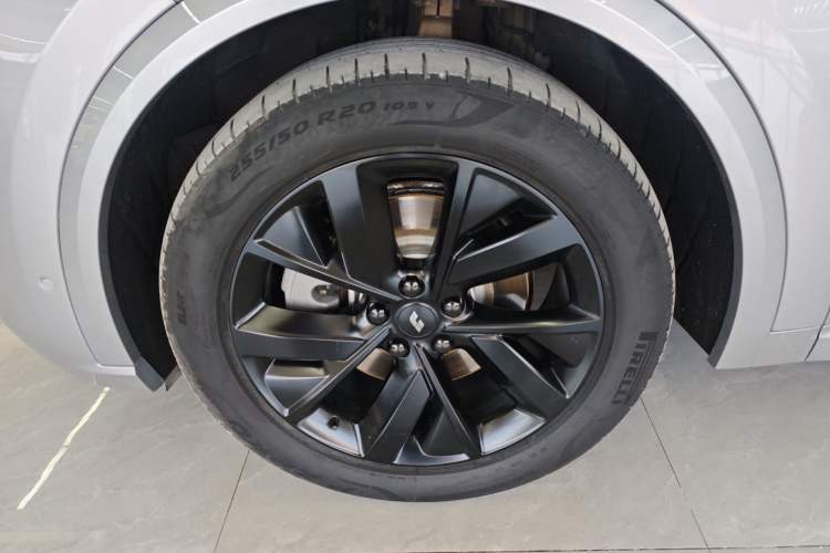 Used Li Auto L8 2023 Pro Model Exterior 4