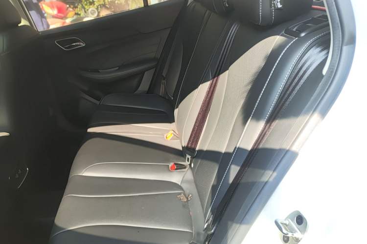 Used Roewe i5 2020 1.5L Automatic 4G Connect Luxury Flagship Edition