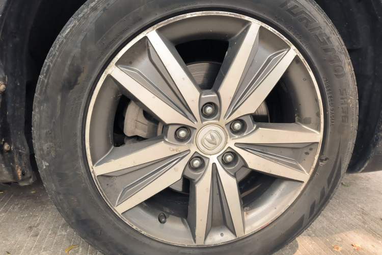 Used CHANGAN Eado 2015 1.6L Manual Luxury Model China IV Standard Right Front Wheel Hub