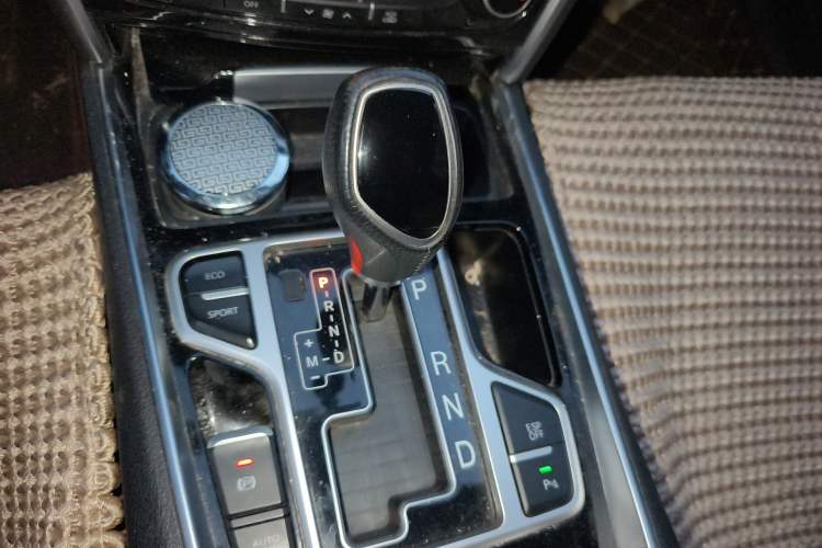 Used Geely Auto Emgrand GT 2016 2.4L Comfort Version Gear Lever