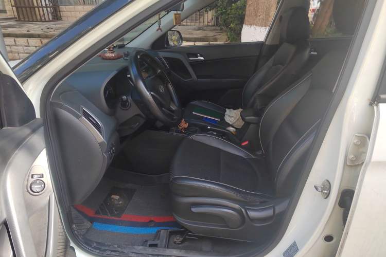 Used Hyundai ix25 2015 1.6L Automatic Two-Wheel Drive Smart GLS Trim Left Front Seat