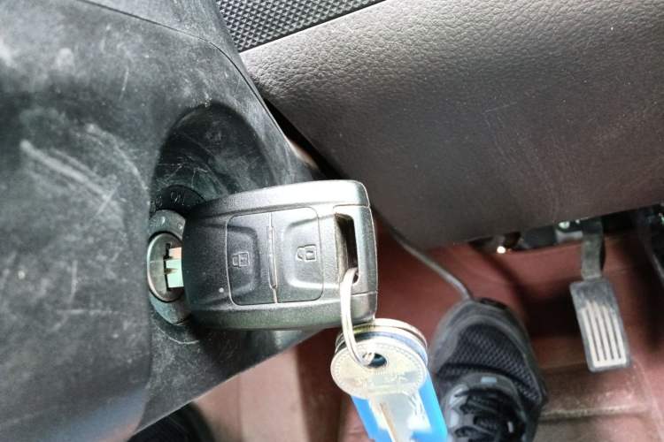 Used Wuling EV50 2022 Affordable Model Anchi with 35.904 kWh
