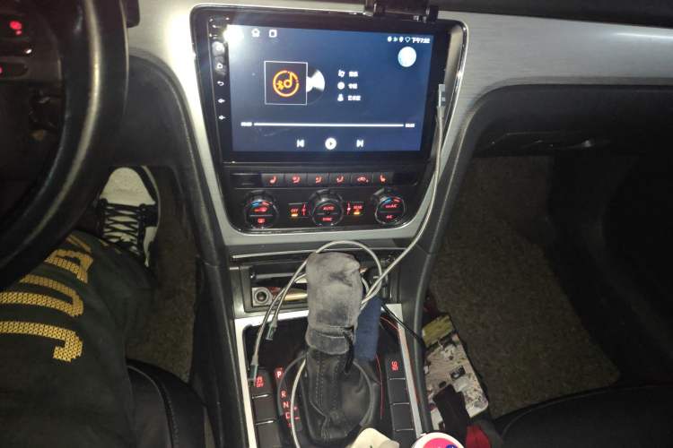 Used Volkswagen Passat 2014 1.8TSI DSG Prestige Edition Audio And AC Panel