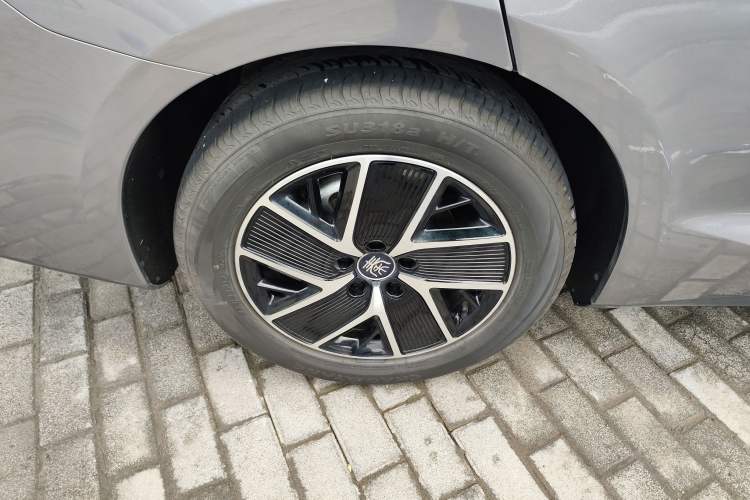 Used BYD Qin L 2024 DM-i 120KM Beyond Model Right Rear Wheel Hub