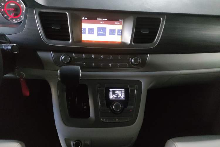 Used SAIC MAXUS G10 2018 PLUS 2.0T Automatic Smart Edition Audio And AC Panel